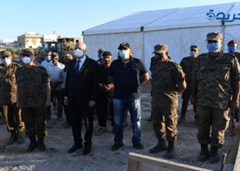 رئيس الجمهورية خلال زيارته للمستشفى الميداني ببئر علي بن خليفة: نحن في سباق ضد الساعة لنصنع تونس جديدة