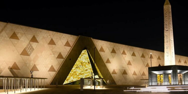 يضم حضارة أكثر من خمسة الاف سنة .. اليوم افتتاح المتحف المصري الكبير