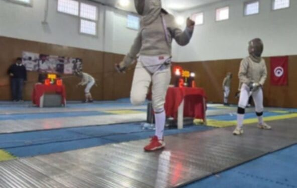 تحقيق رياضي – كأس العالم للمبارزة بالحمامات: موهبة تونسية صغيرة تُحقق إنجازاً أكبر من سنّها